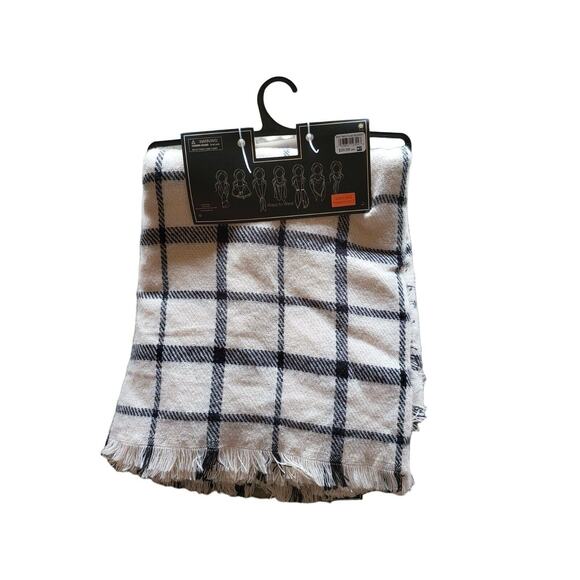 Twig & Arrow Blanket Scarf Plaid Cream Black Fall Winter NWT - Picture 3 of 4
